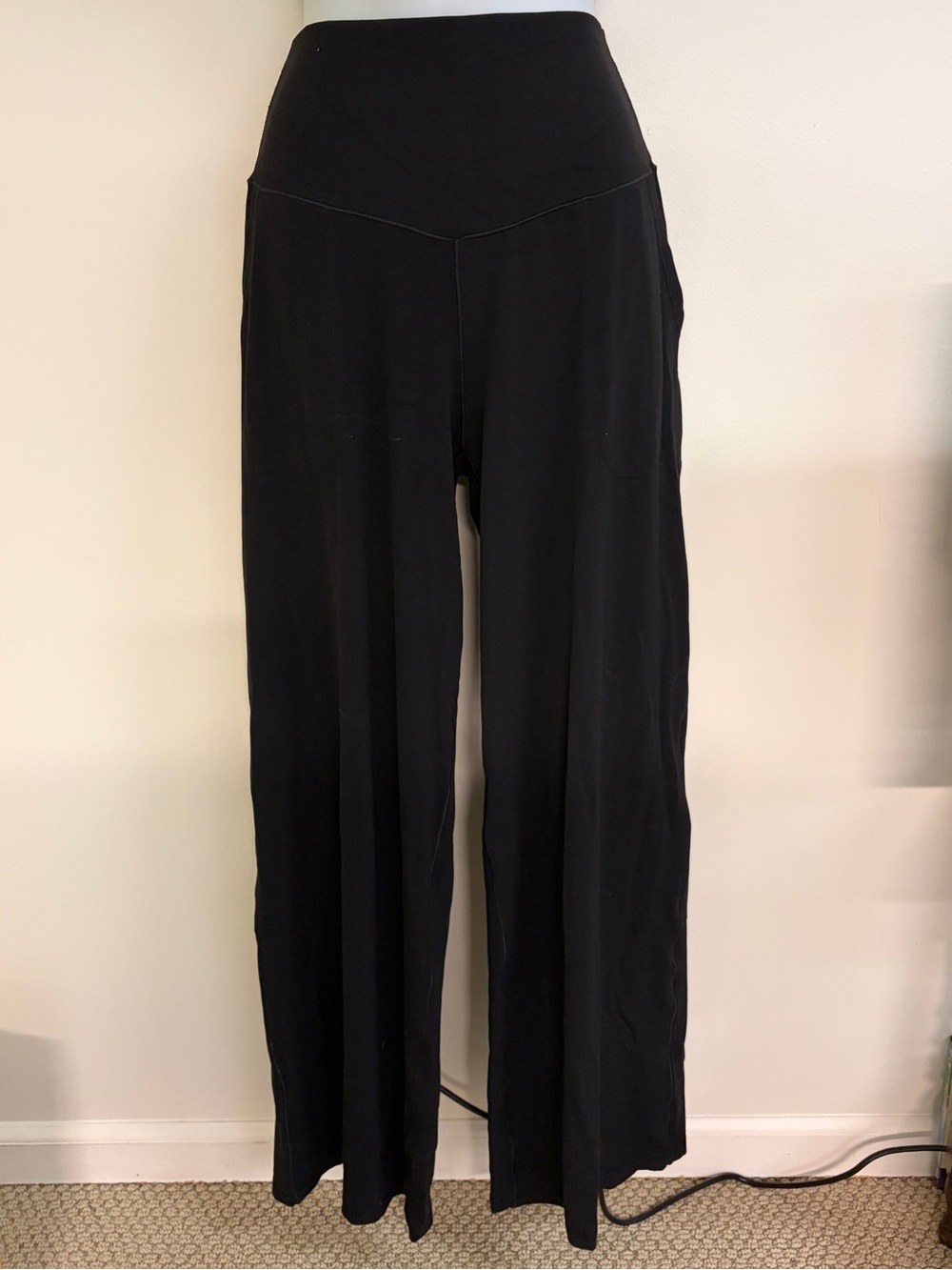 Offline by Aerie Real Me Extra Trouser Hi-Rise Leg Trouser - Black Sz Lrg